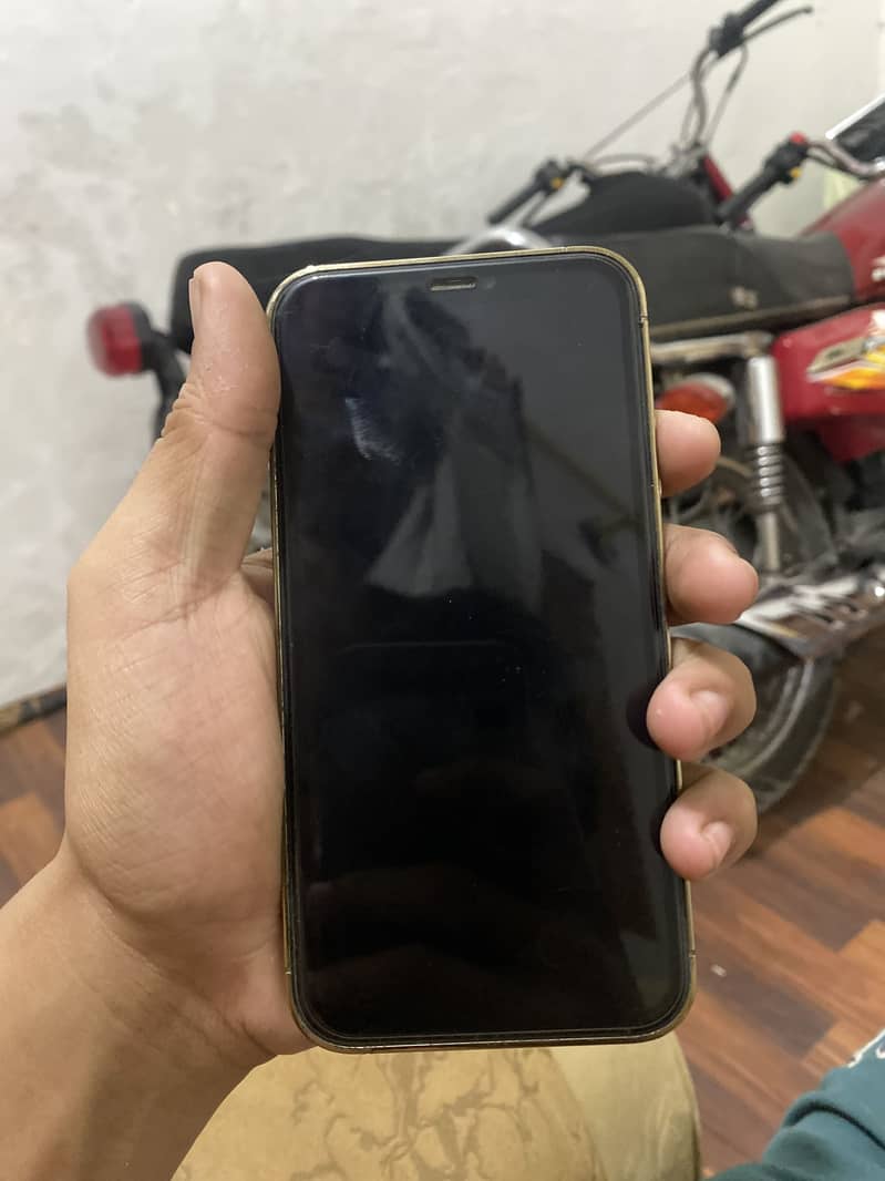 Apple iPhone 11 7