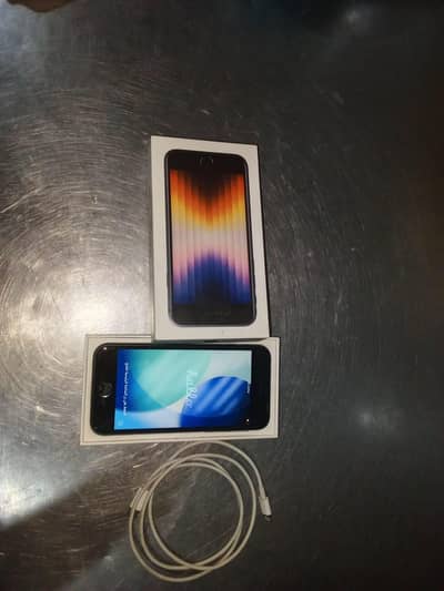 Apple iPhone SE 64gb 2022 model