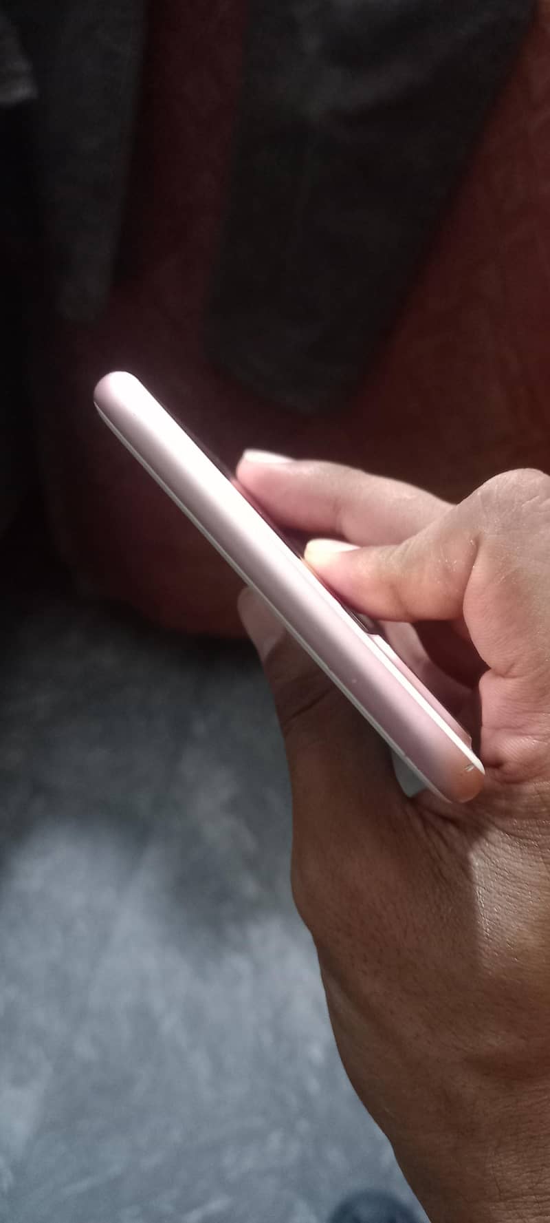 Apple iPhone 7 Plus 6