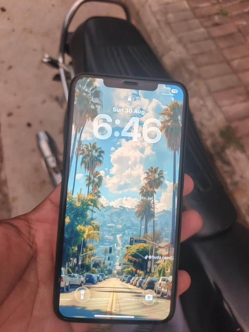 Apple iPhone 11 Pro Max 1