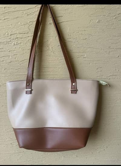 Brown shoulder bag