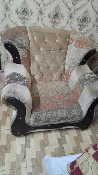 I want to sell my sofa set and table