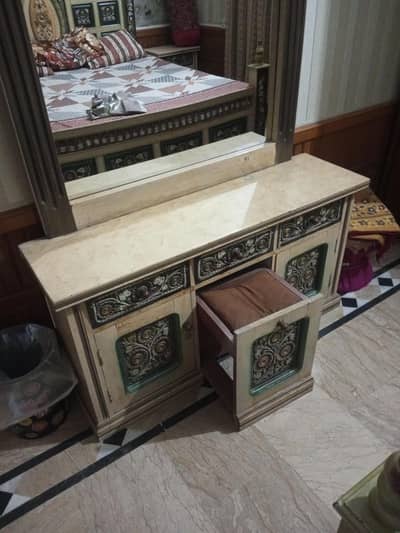 dressing table