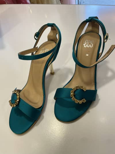 Ladies used shoes ecs original brand
