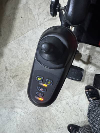 Electric wheelchair