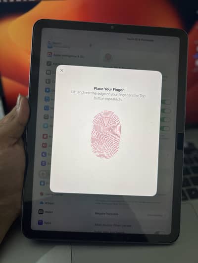 iPad Air 5th Gen 64GB 100% Battery Health