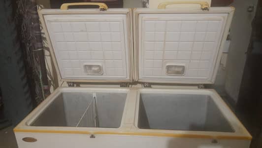 Waves deep freezer double door good condition