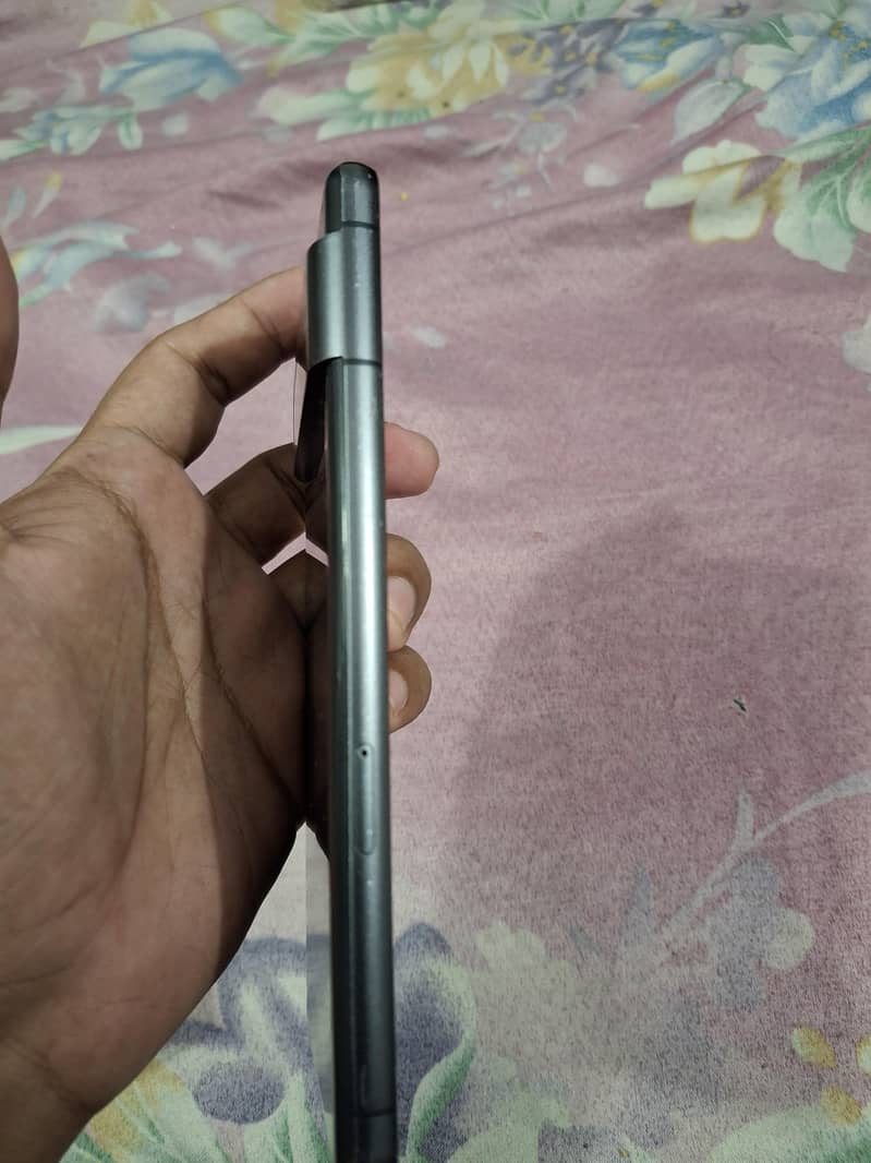 Google Pixel 7 4