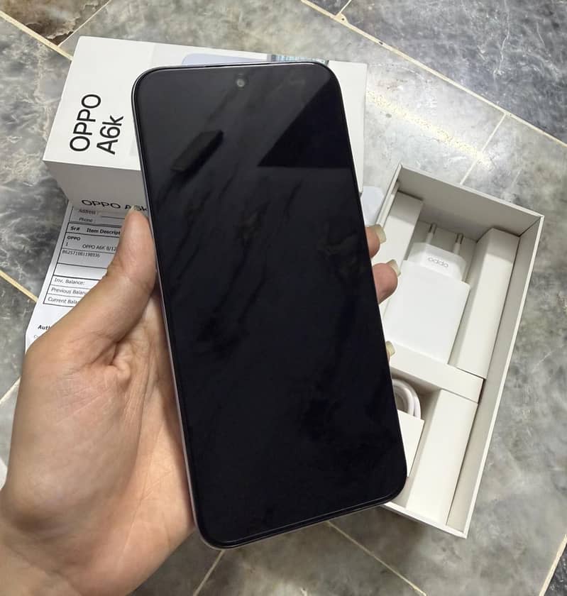 OPPO A6k 4
