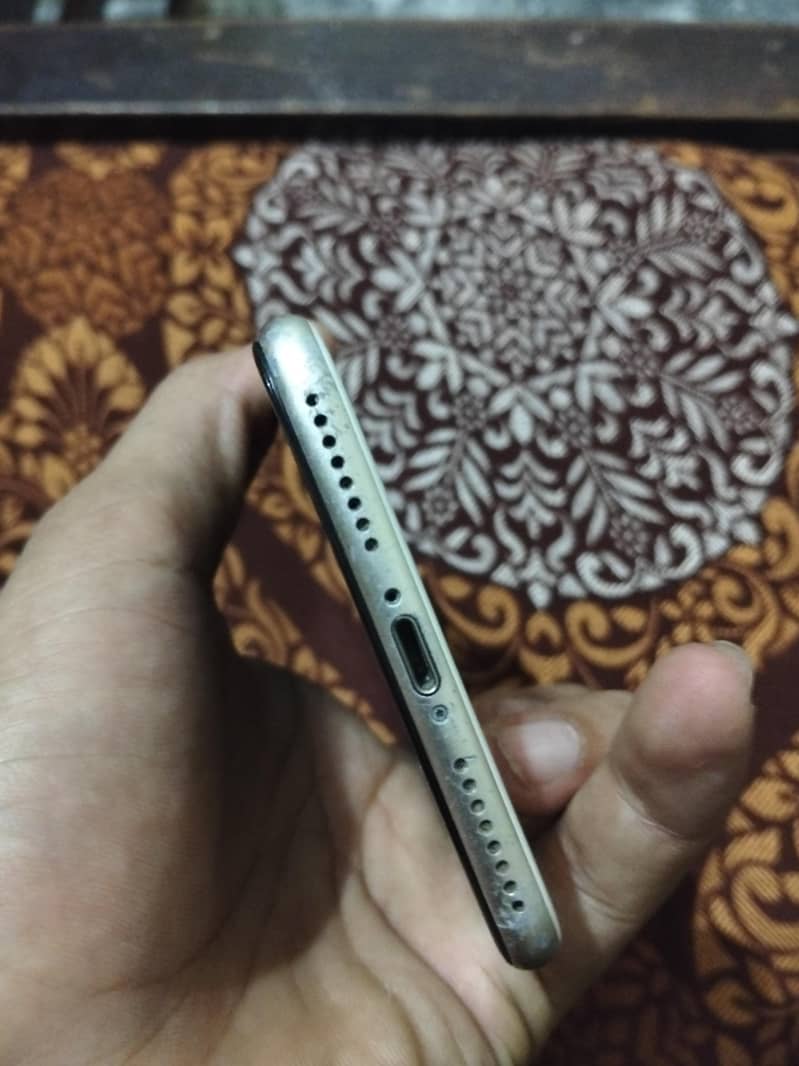 Apple iPhone 7 Plus 2