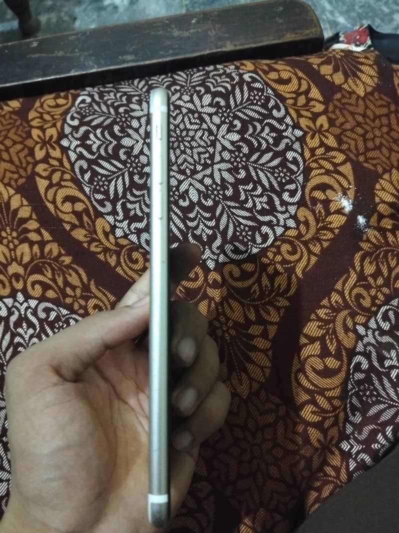 Apple iPhone 7 Plus 3