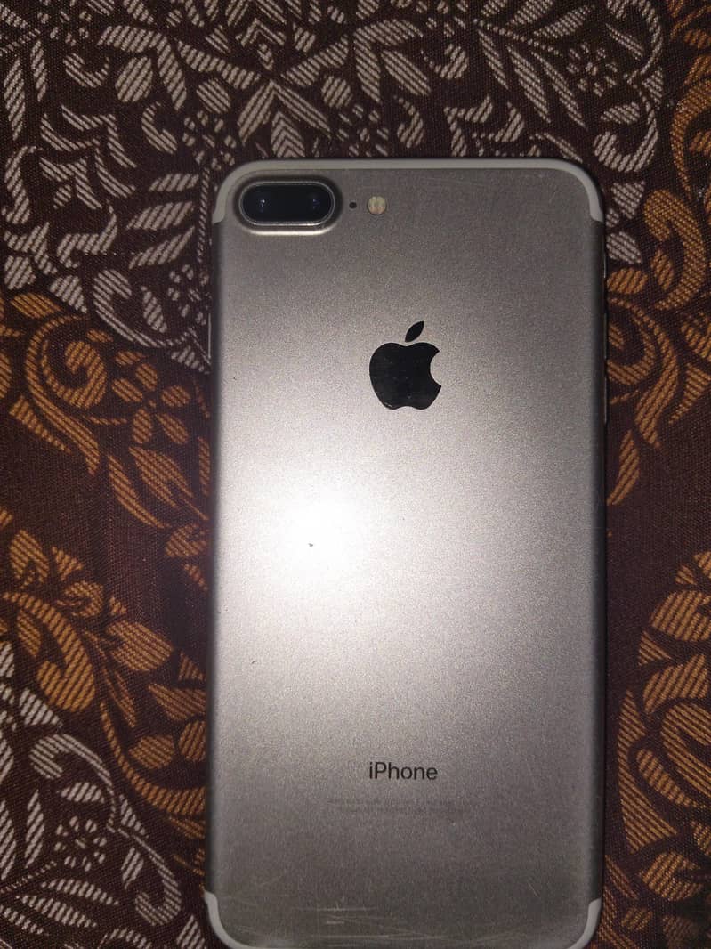Apple iPhone 7 Plus 5