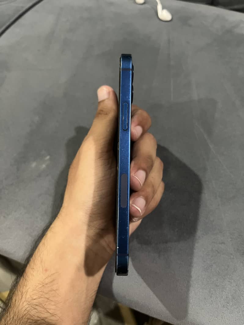 iPhone 12 jv 1