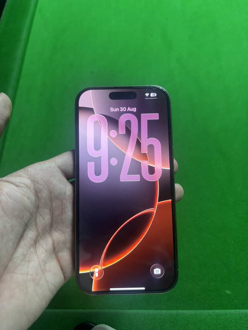 Apple iPhone 16 Pro 2