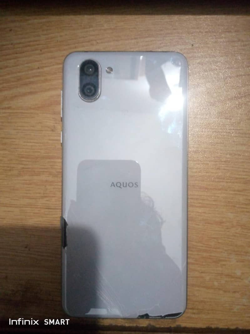 Sharp Aquos R3 0