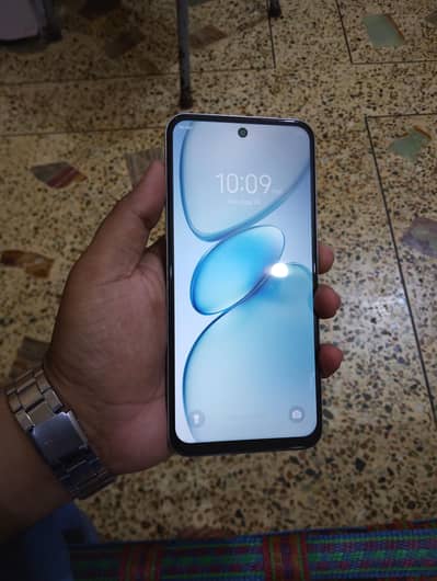 Tecno Spark Go 1 4+4 gb 64 gb