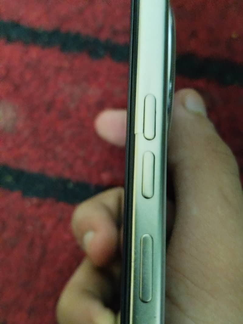 Tecno CAMON 30 7
