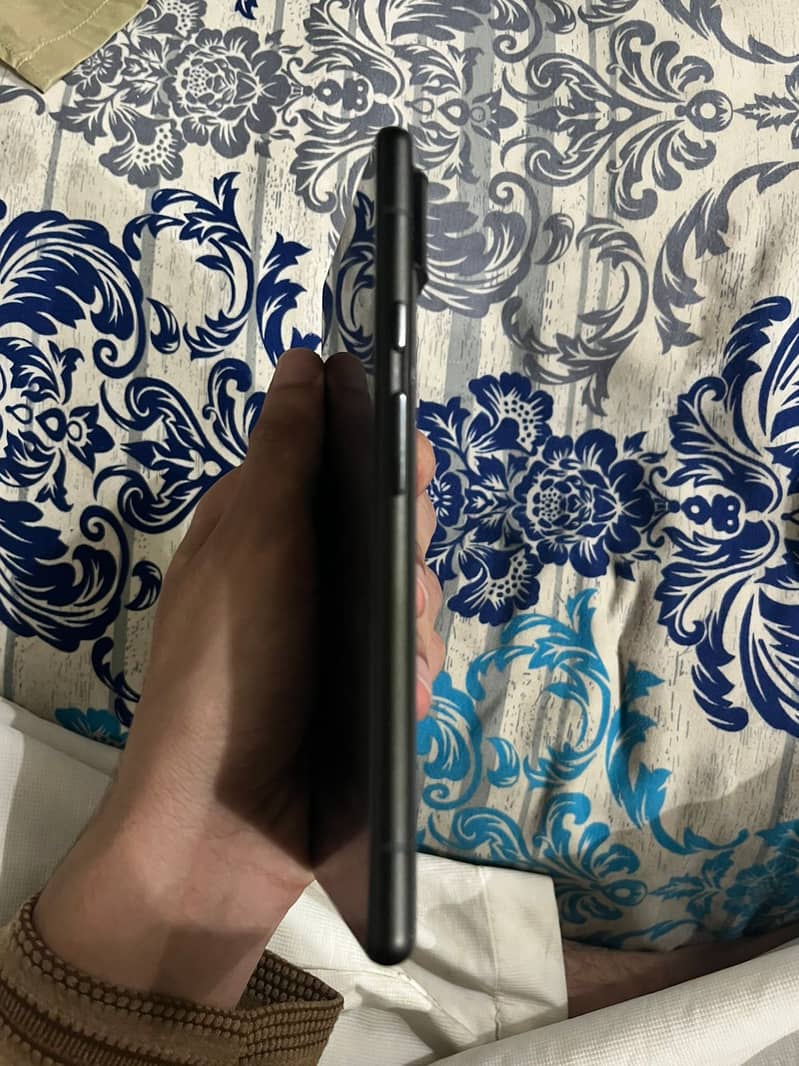 Google Pixel 6 4