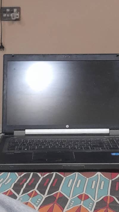i7 8gb ram 500gb SSD 1gb gpu