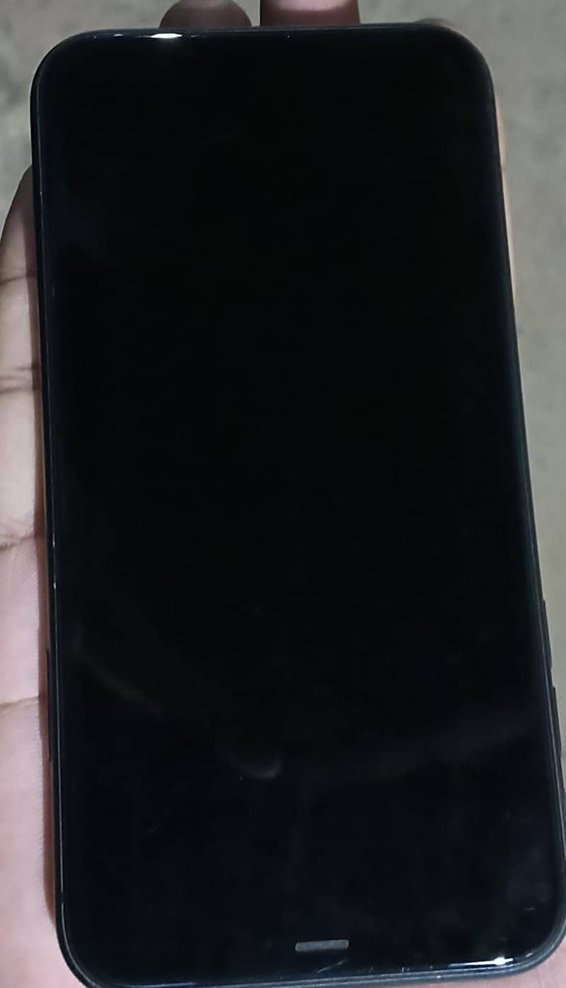 Apple iPhone 11 4