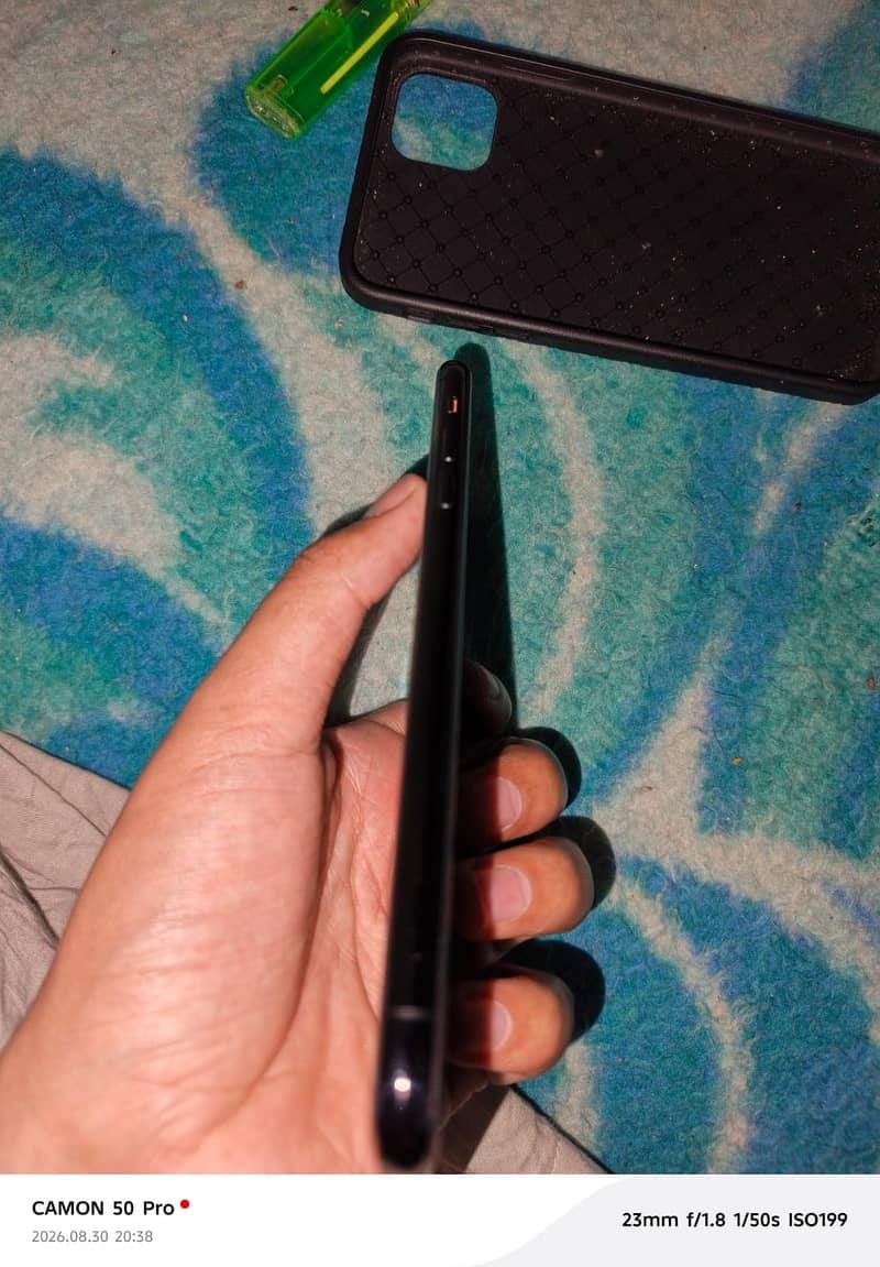 Apple iPhone 11 Pro Max 2