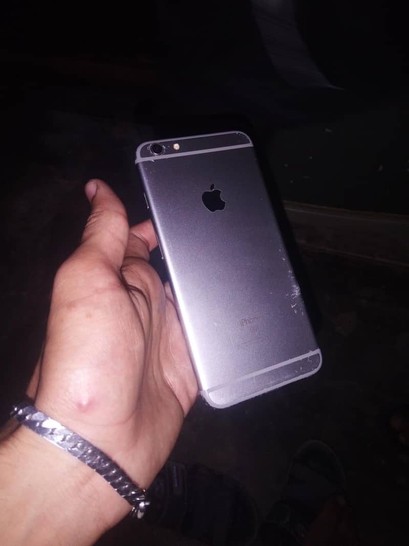 Apple iPhone 6S Plus 0
