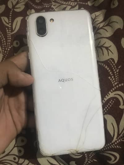 Sharp Aquos R2