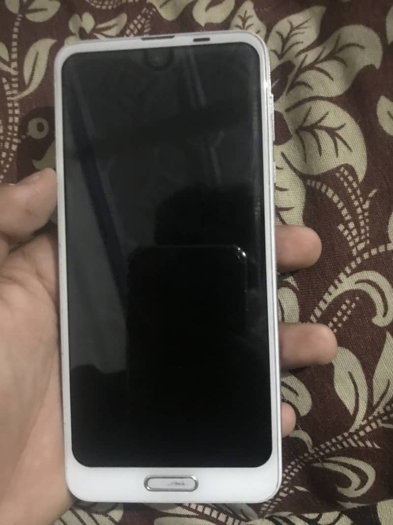 Sharp Aquos R2 1