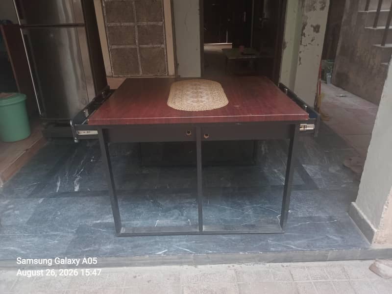 table for computer 0