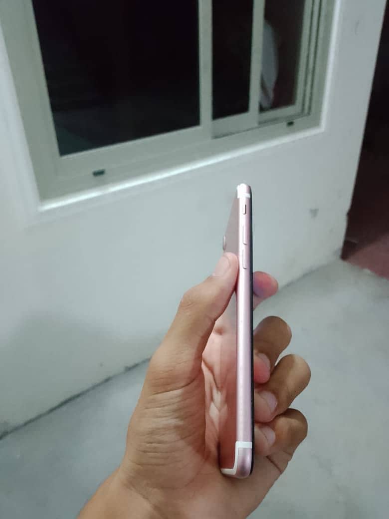 Apple iPhone 7 2