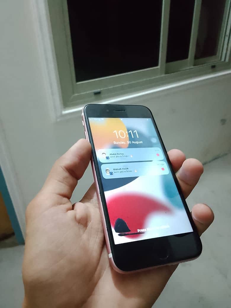 Apple iPhone 7 4