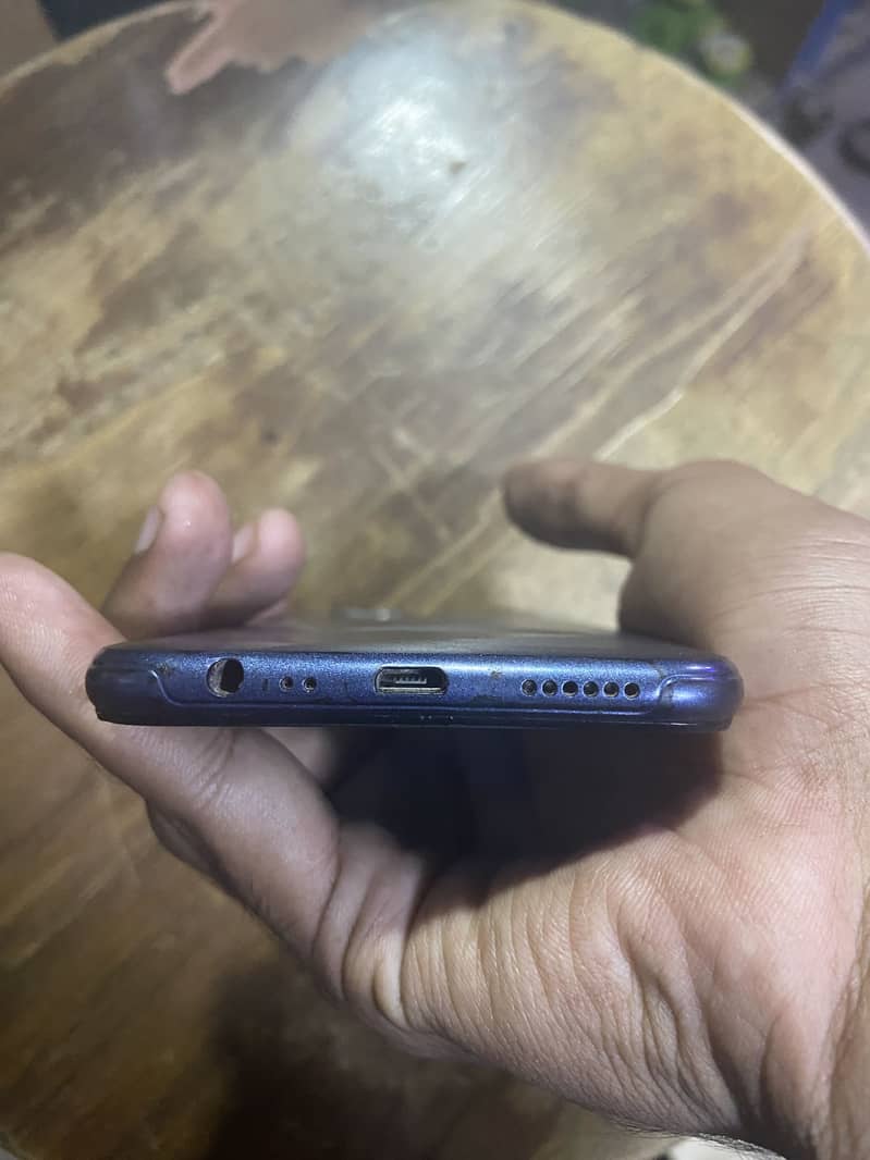 Realme C2 4