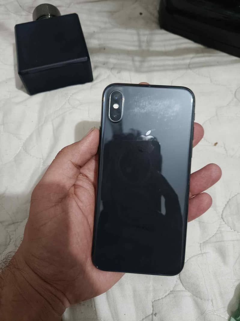 Apple iPhone X 4