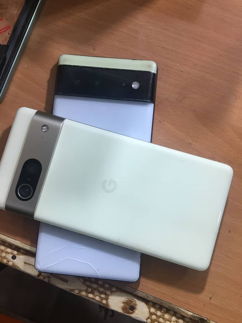 Google Pixel 6,7 0