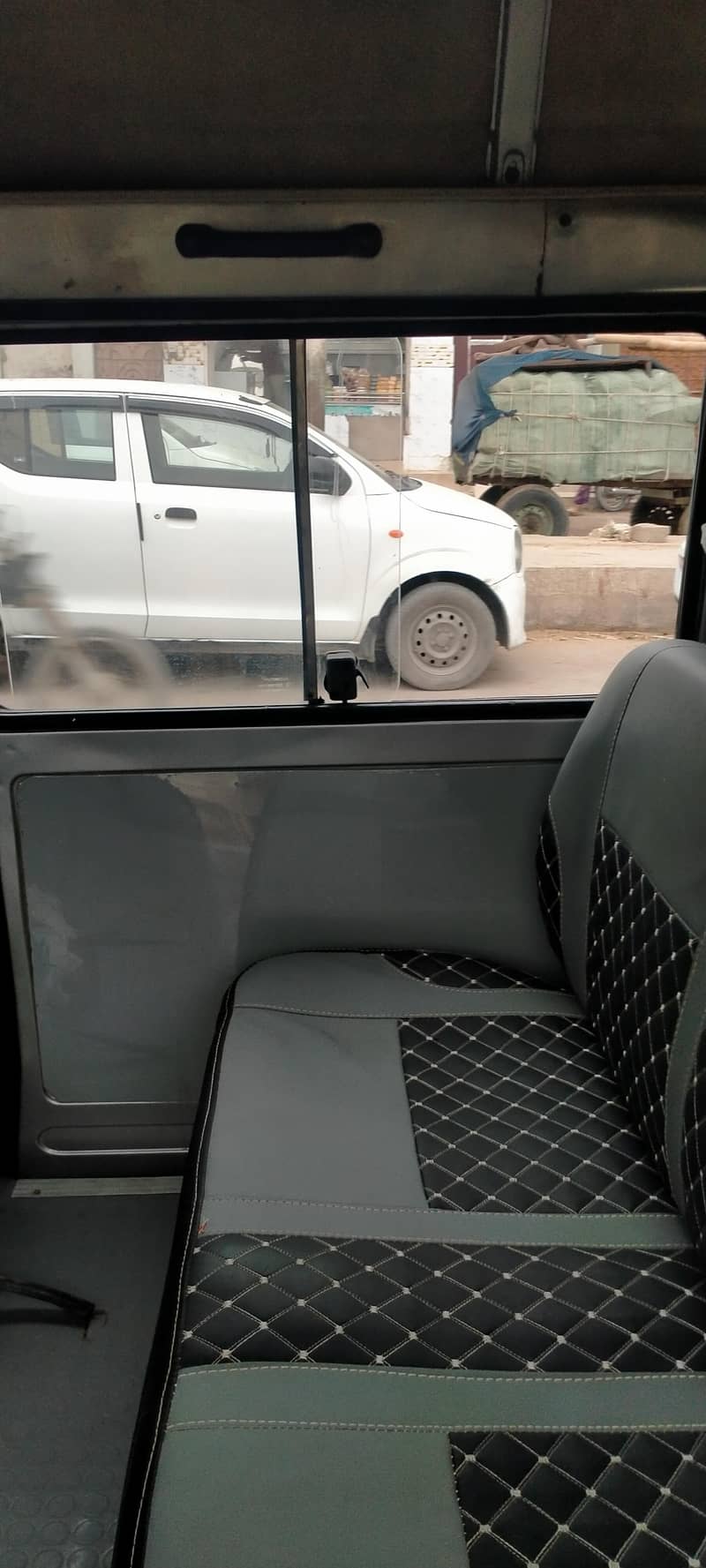 Suzuki Bolan 2011 4