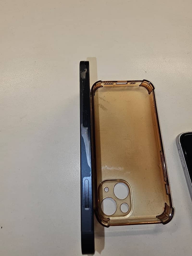 Apple iPhone 13 mini 2