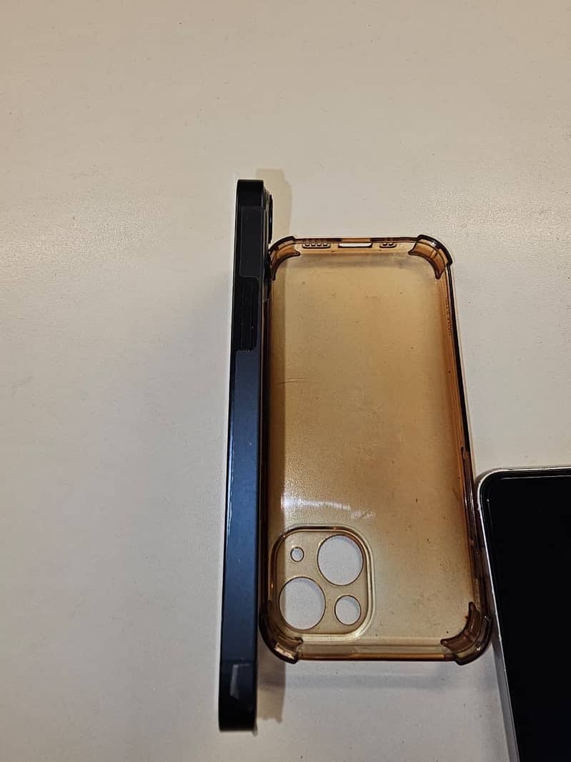 Apple iPhone 13 mini 5