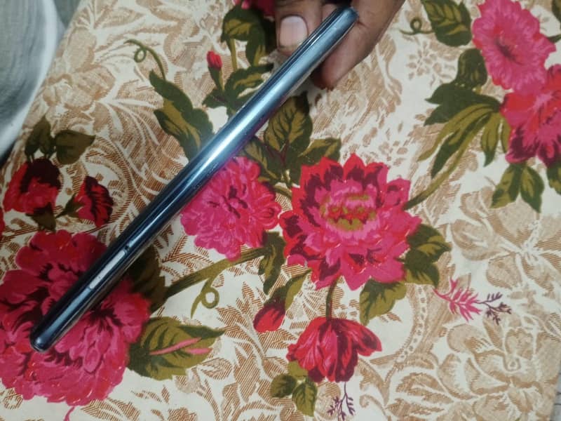 Xiaomi Redmi Note 9S 4