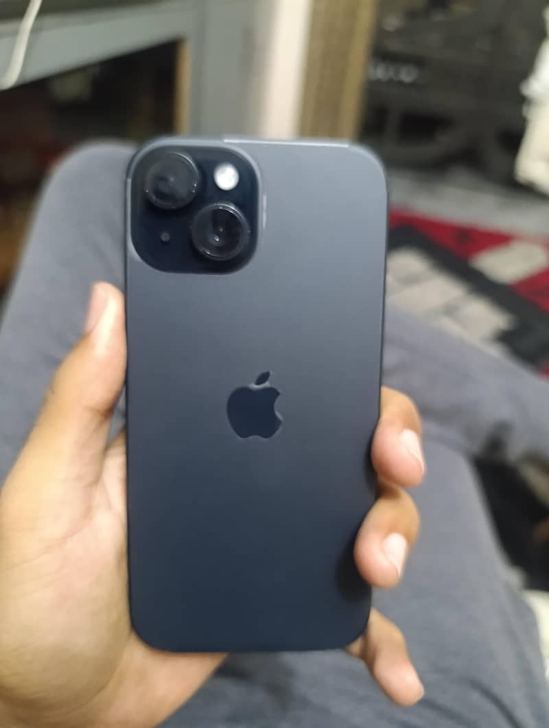 Apple iPhone 15 4