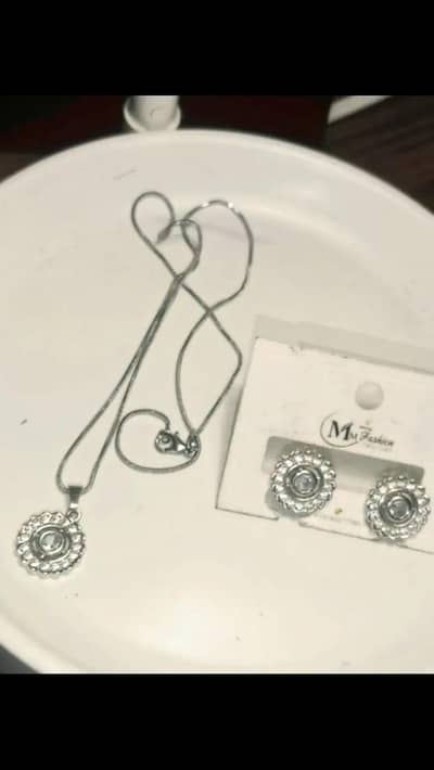 silver set elegant and zircon