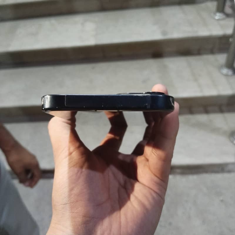 Apple iPhone 13 3