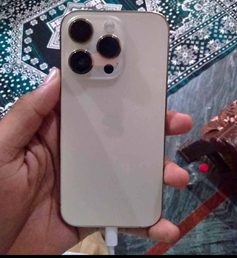 Apple iPhone 14 Pro 0