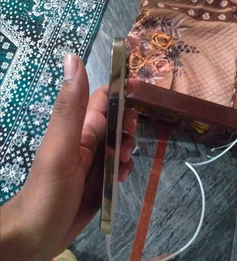 Apple iPhone 14 Pro 1