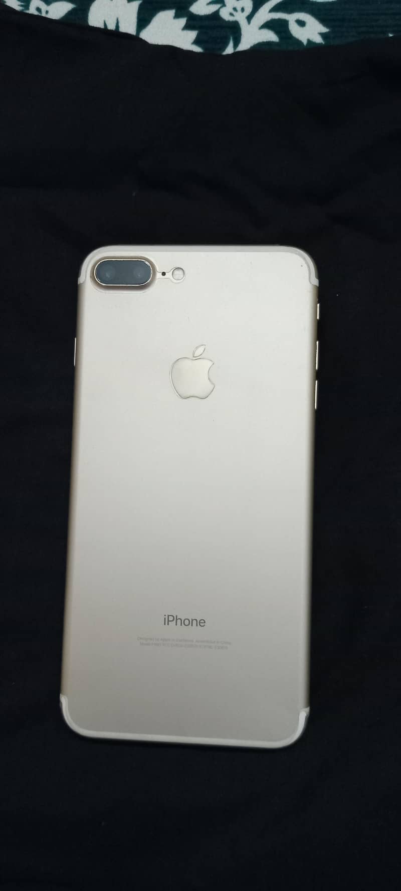 Apple iPhone 7 Plus 1