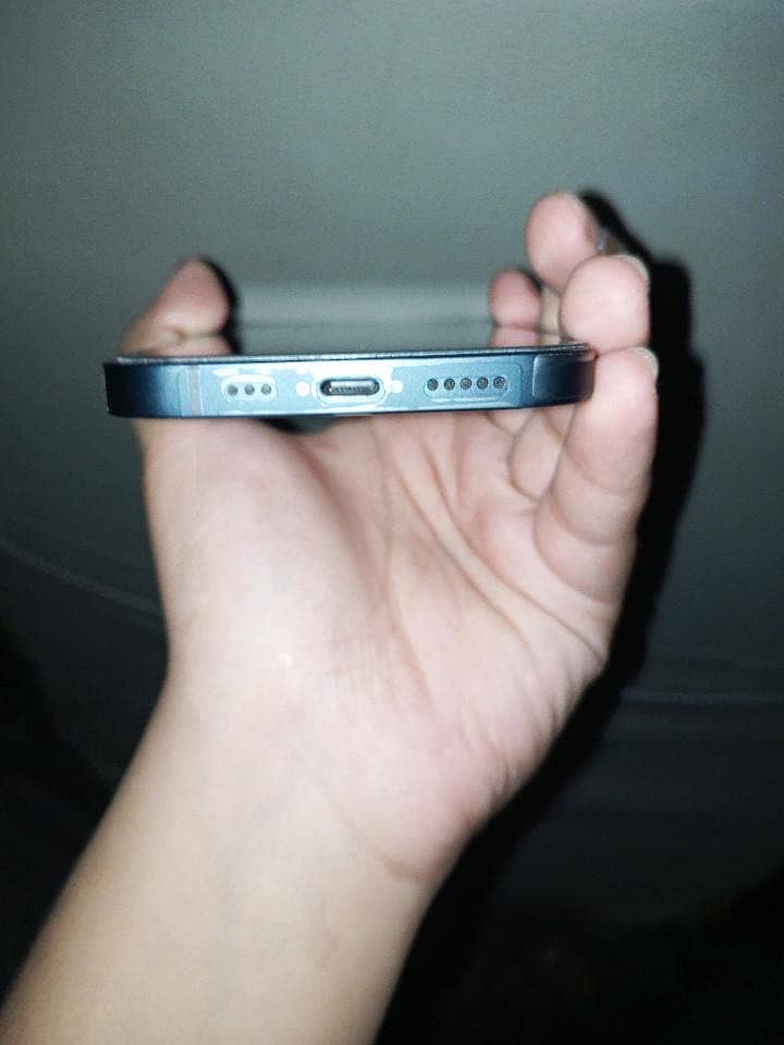 Apple iPhone 13 9
