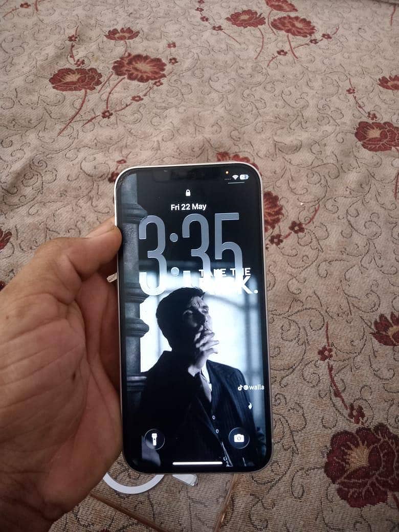 Apple iPhone 12 4