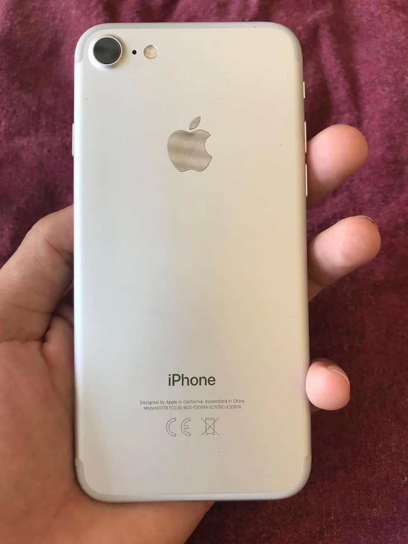 Apple iPhone 7 3