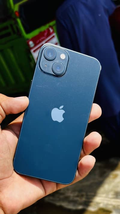 Apple iPhone 13