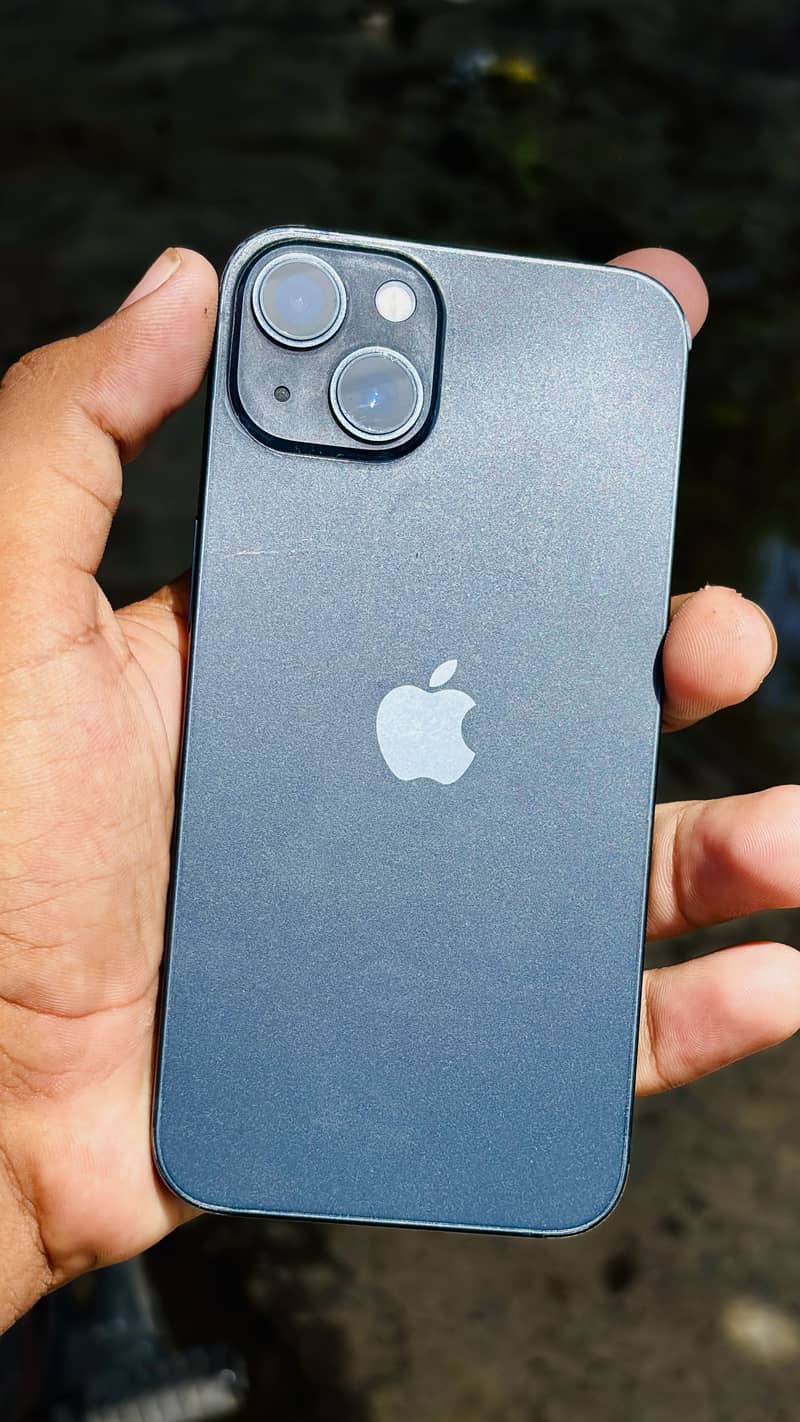 Apple iPhone 13 5