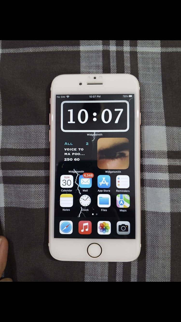 Apple iPhone 7 0